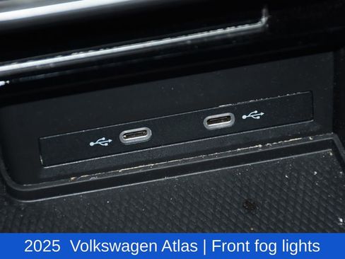 Used 2025 Volkswagen Atlas SE FWD image 18