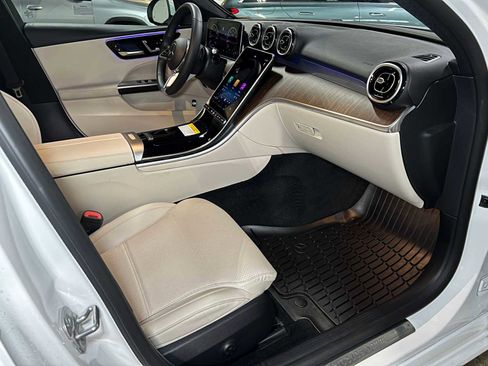 Used 2025 Mercedes-Benz C 300 4MATIC Sedan image 12