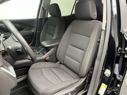 Certified 2024 GMC Terrain SLE w/ Driver Convenience Package image 9