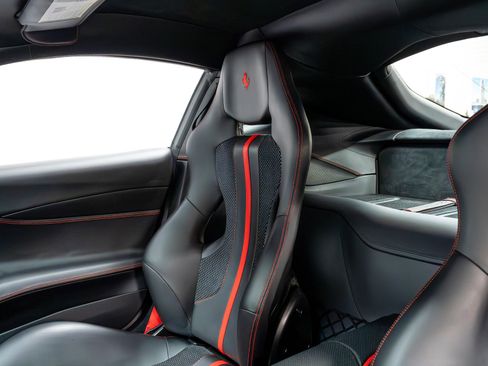 Used 2019 Ferrari 812 Superfast image 15