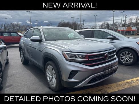 Used 2023 Volkswagen Atlas Cross Sport SE image 1