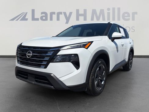 Used 2024 Nissan Rogue SV AWD/4WD image 1