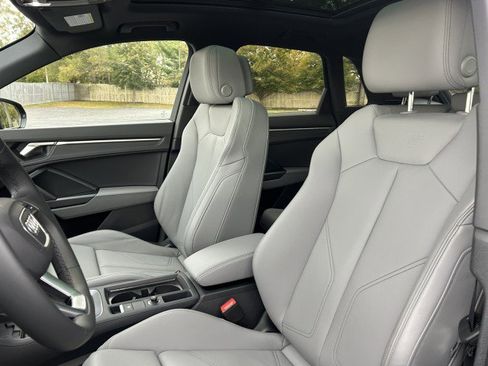 Certified 2025 Audi Q3 2.0T Premium w/ Convenience Package image 19