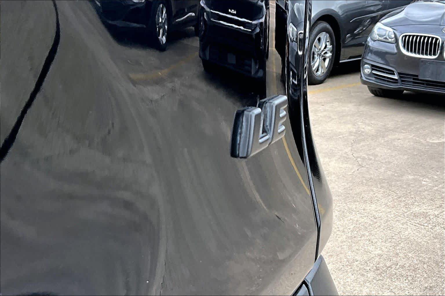 Used 2022 Toyota RAV4 LE FWD image 9
