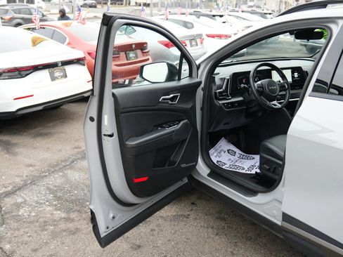 Used 2023 Kia Sportage X-Line image 11