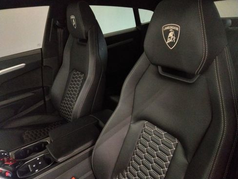 Used 2020 Lamborghini Urus image 35