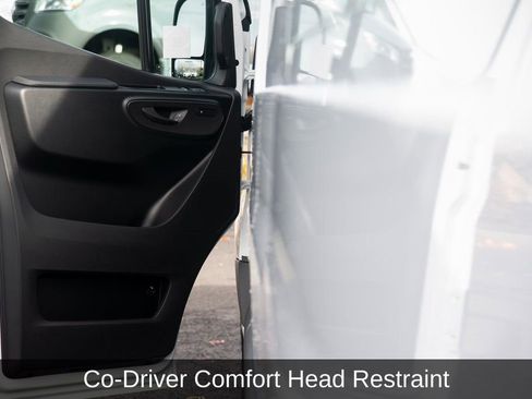 Used 2025 Mercedes-Benz Sprinter 2500 image 24