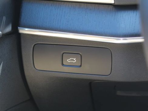 Certified 2023 Volvo XC90 B6 Ultimate w/ Protection Package Premier AWD/4WD image 21