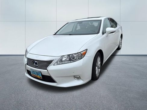 Used 2014 Lexus ES 300h w/ Premium Package w/Bamboo Trim FWD image 3