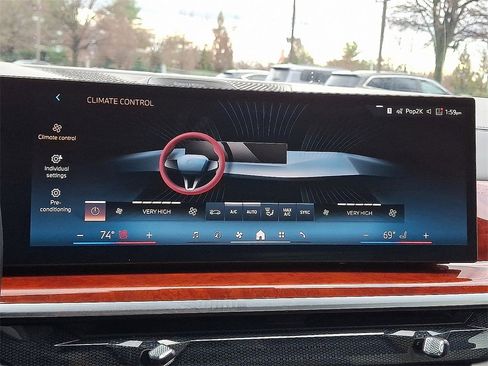 Used 2024 BMW ALPINA XB7 image 19