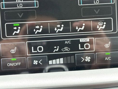 Used 2025 Subaru Outback Premium image 24