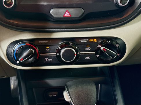 Used 2021 Kia Soul S FWD image 16