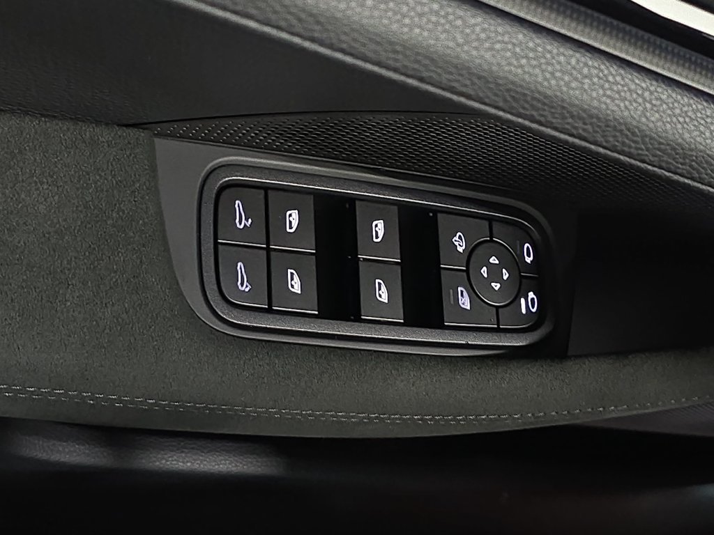 Certified 2026 Porsche Panamera GTS AWD/4WD image 21