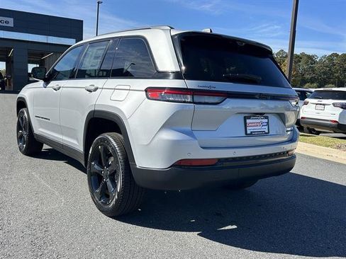New 2025 Jeep Grand Cherokee Limited image 6
