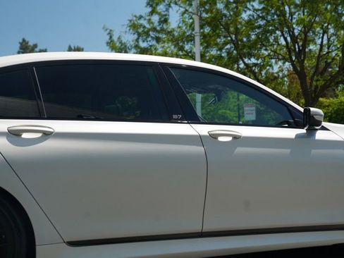 Used 2022 BMW ALPINA B7 xDrive w/ Luxury Rear Seating Package AWD/4WD image 21