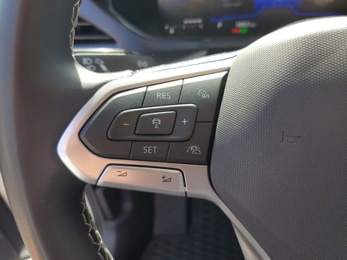 Certified 2024 Volkswagen Taos SE image 29