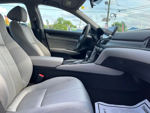 Used 2018 Honda Accord EX image 28