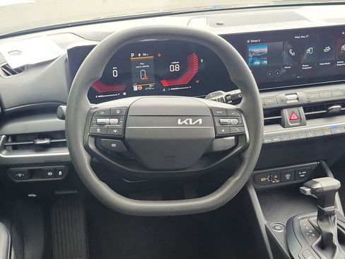 Used 2025 Kia K4 FWD image 21