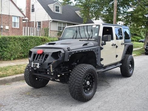 Used 2018 Jeep Wrangler Unlimited Sport S image 2