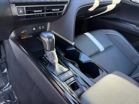 Used 2025 Toyota Camry SE image 21