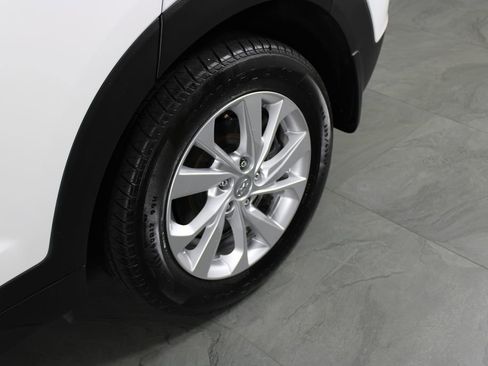 Used 2019 Hyundai Tucson SE image 11