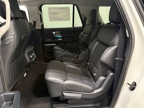 New 2025 Ford Expedition Max Platinum w/ Driver's Package image 30