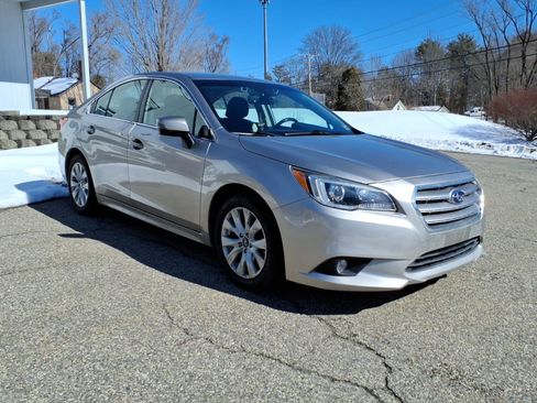 Used 2017 Subaru Legacy 2.5i Premium image 4