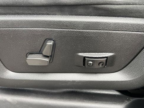 Used 2021 RAM 2500 Big Horn w/ Level 1 Equipment Group image 19