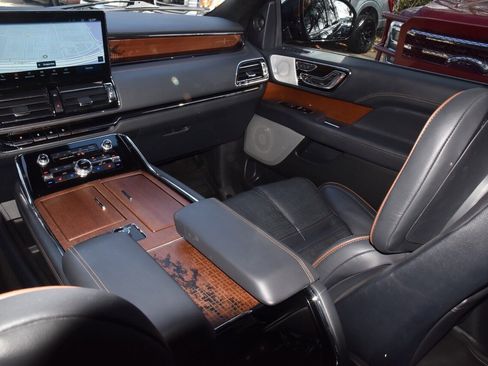 Used 2023 Lincoln Navigator L Black Label image 18