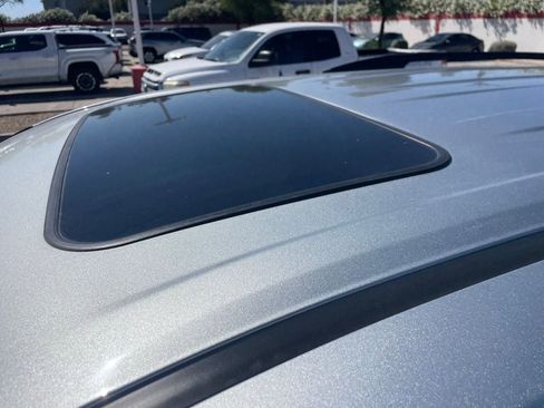 Used 2024 Toyota Sienna XLE image 5