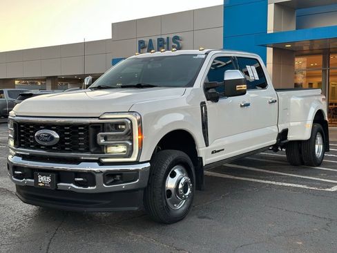Used 2023 Ford F350 Platinum w/ FX4 Off-Road Package image 3