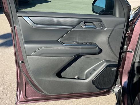 New 2026 GMC Acadia Elevation image 25