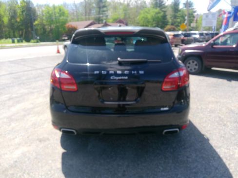 Used 2014 Porsche Cayenne Platinum Edition AWD/4WD image 4