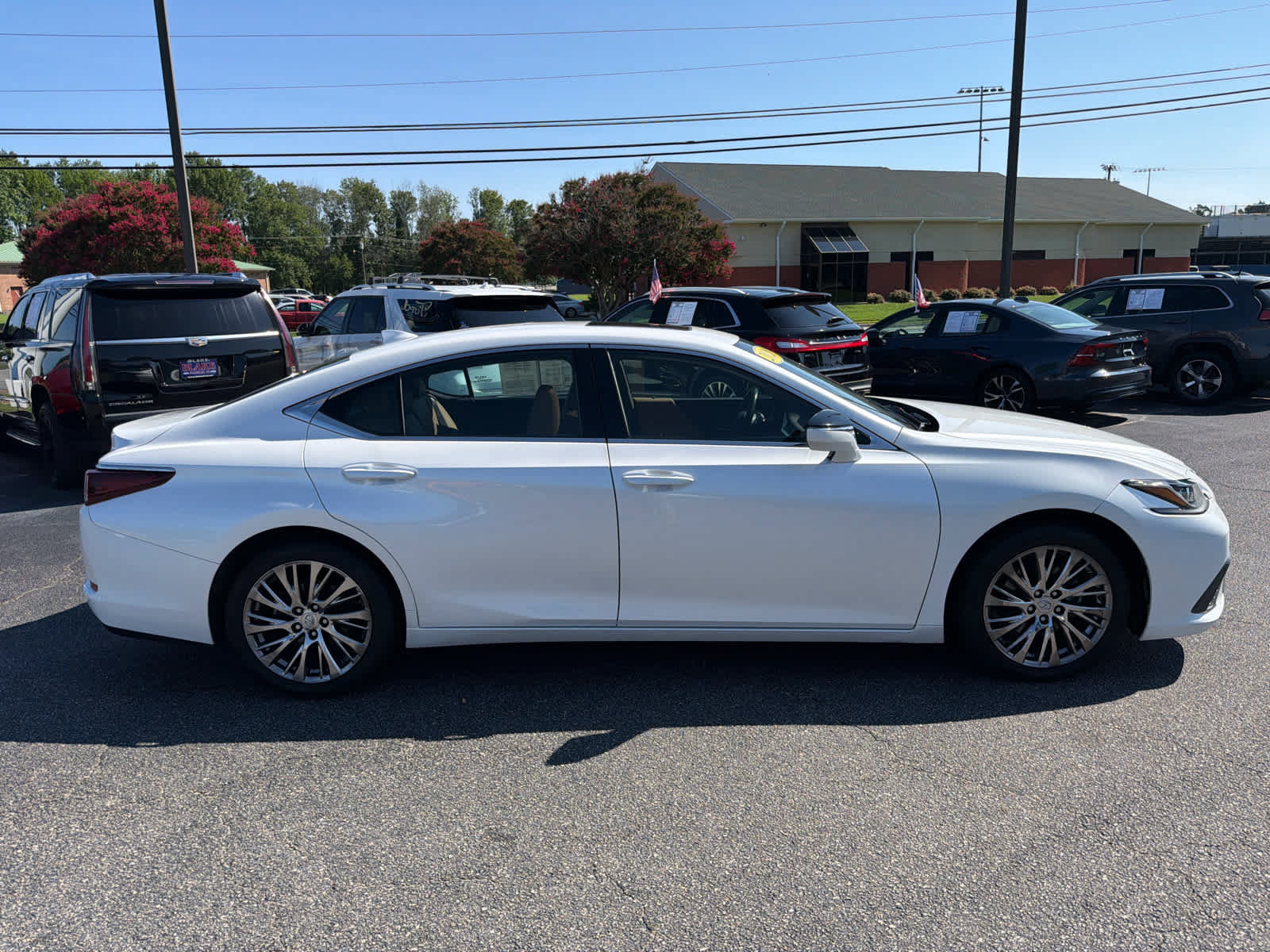 Used 2020 Lexus ES 350 w/ Premium Package FWD image 2