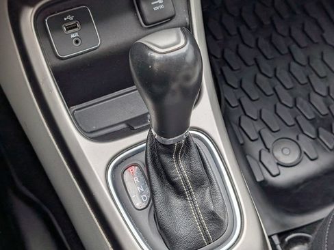 Used 2018 Jeep Compass Latitude w/ Popular Equipment Group FWD image 21
