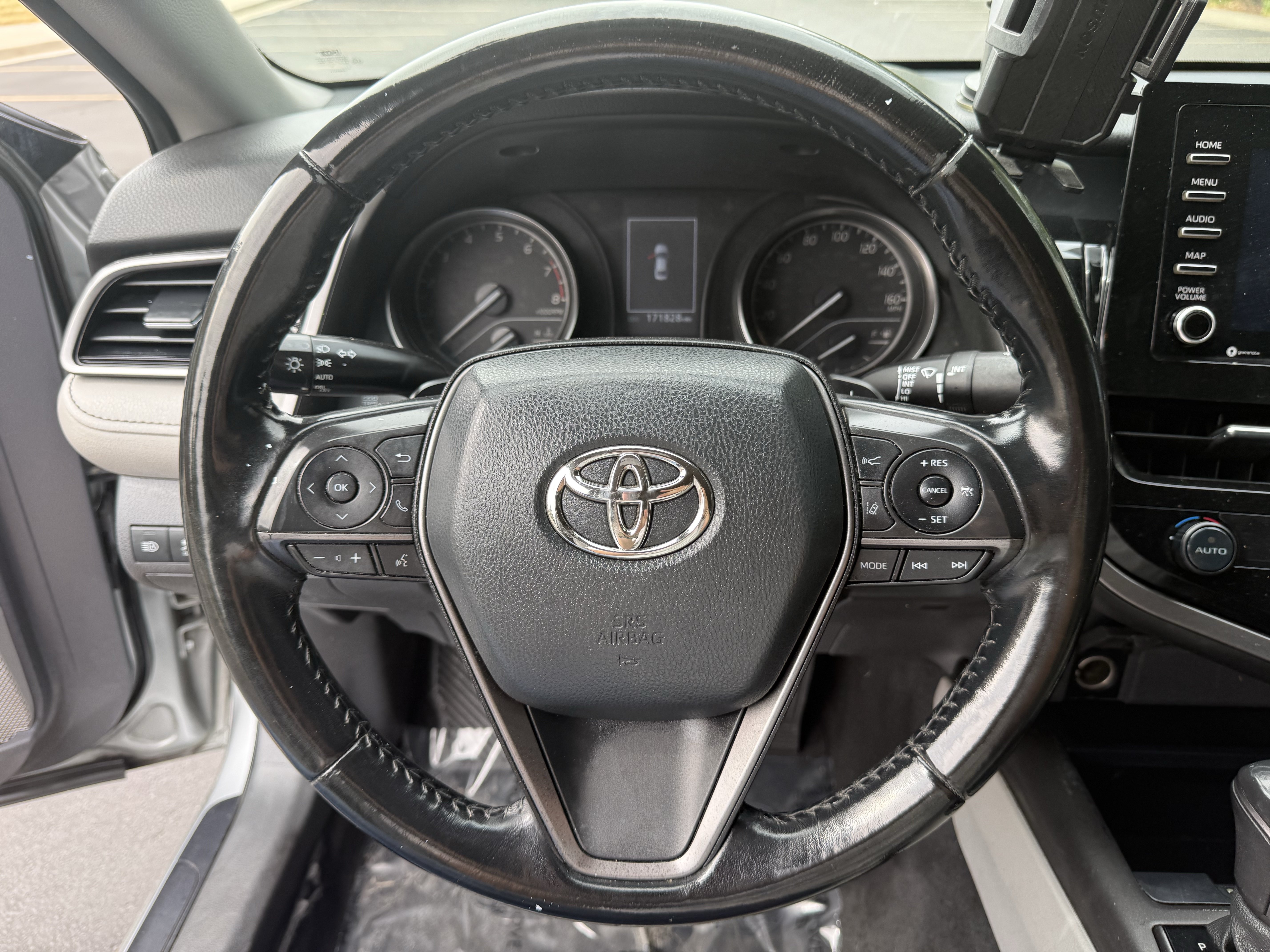 Used 2021 Toyota Camry SE FWD image 16