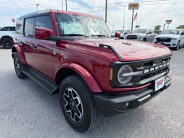 New 2026 Ford Bronco Outer Banks AWD/4WD image 3