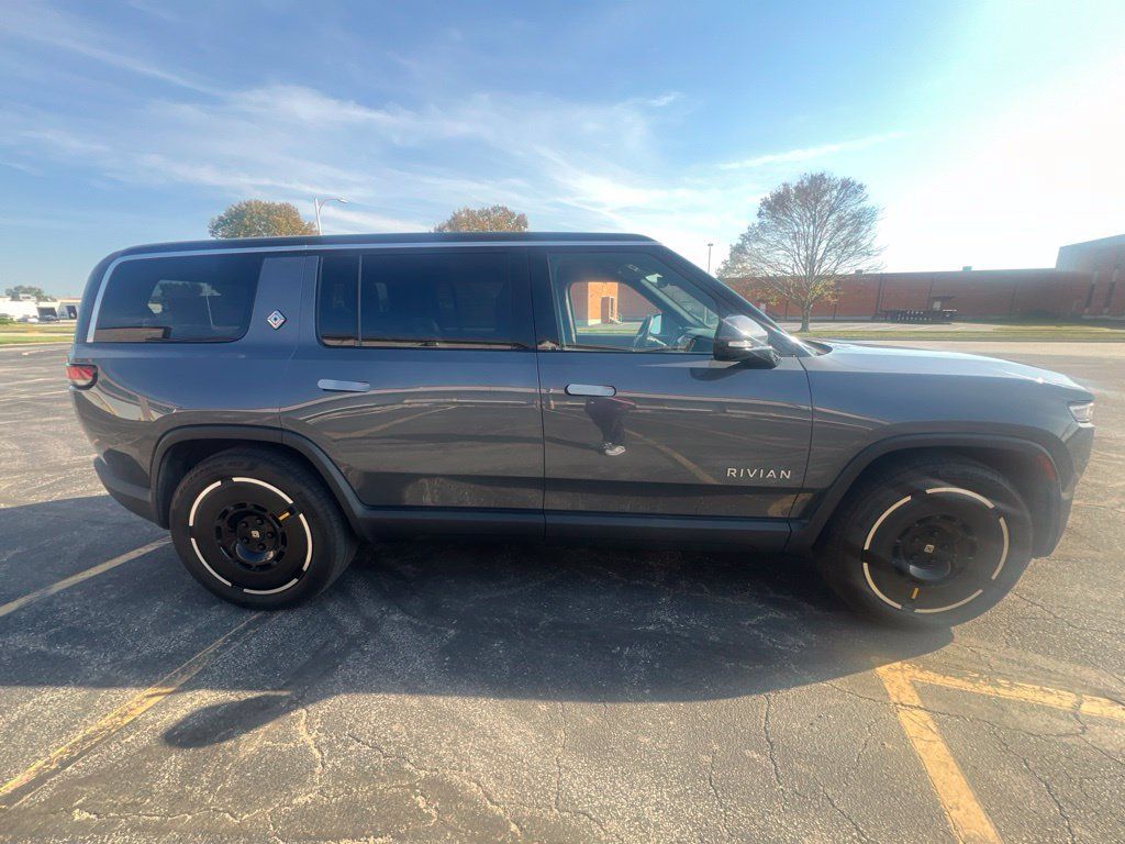 Used 2025 Rivian R1S Adventure Dual AWD/4WD image 4