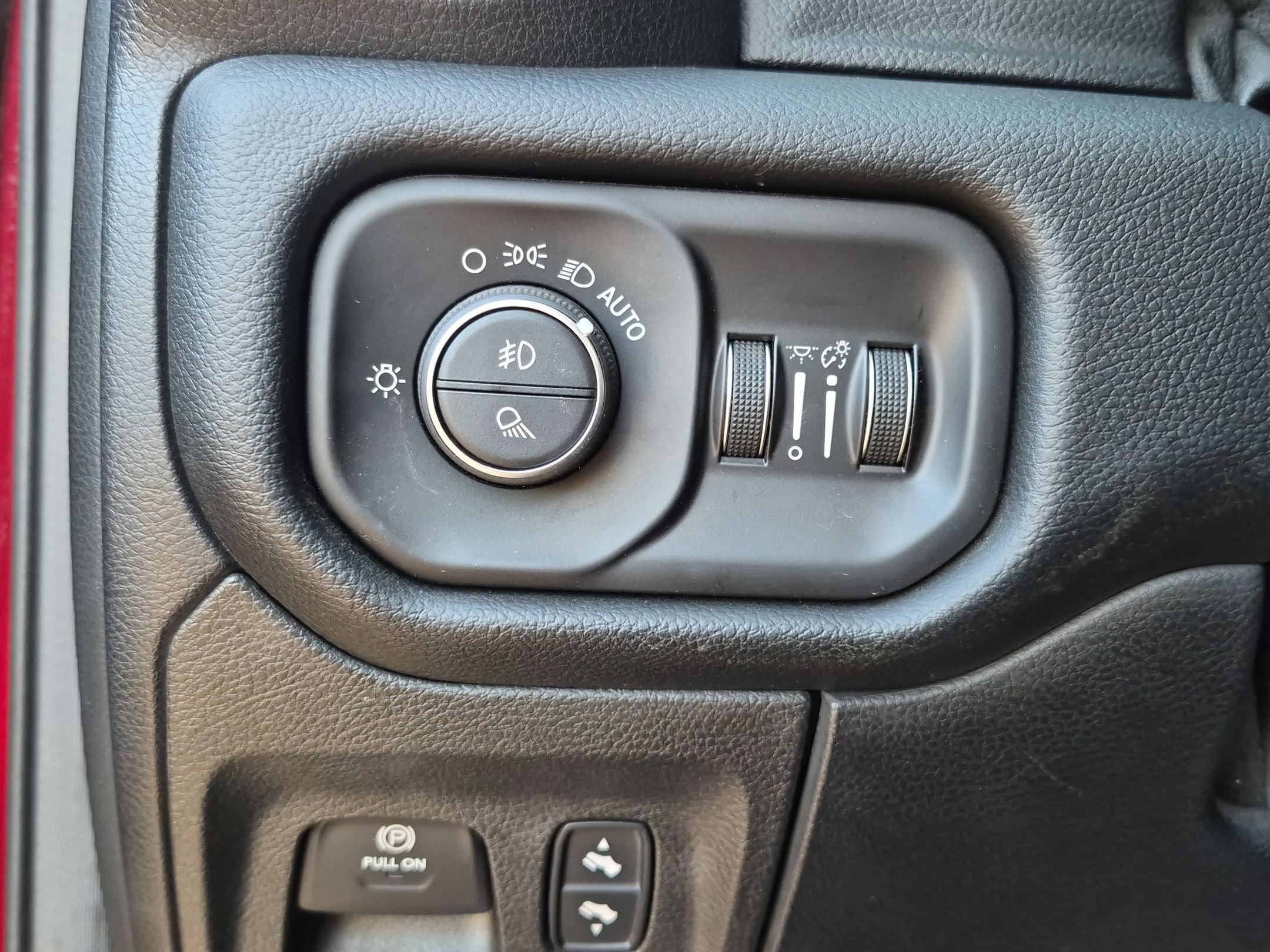 Used 2020 RAM 1500 Laramie RWD image 15