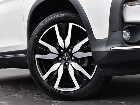 Used 2020 Honda Pilot Touring image 3