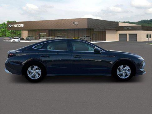 New 2025 Hyundai Sonata SE image 9