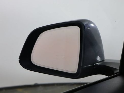Used 2022 Tesla Model Y Long Range AWD/4WD image 43