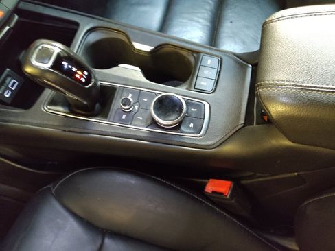 Used 2019 Cadillac XT4 Premium Luxury w/ Technology Package image 26