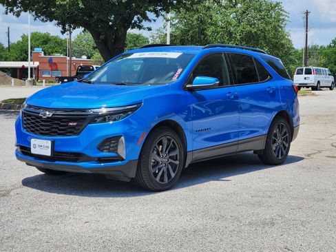 Used 2024 Chevrolet Equinox RS FWD image 2