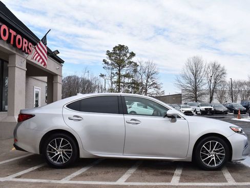 Used 2017 Lexus ES 350 w/ Premium Package image 7