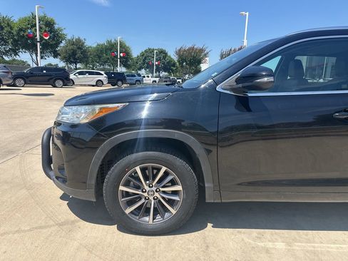 Used 2018 Toyota Highlander XLE FWD image 4