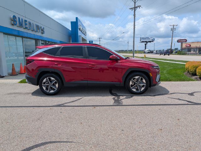 Used 2025 Hyundai Tucson SEL FWD image 2