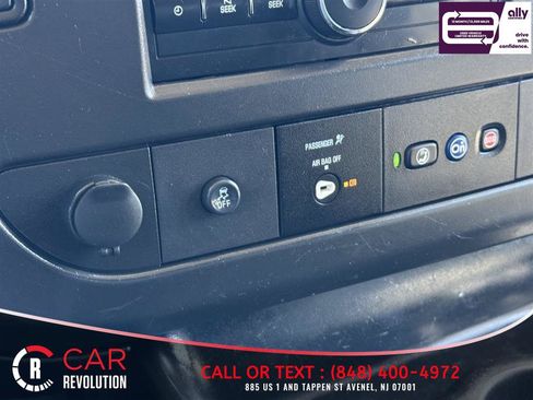 Used 2020 Chevrolet Express 3500 w/ Driver Convenience Package RWD image 27
