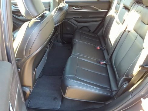 New 2025 Jeep Grand Cherokee Limited image 14