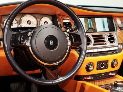 Used 2017 Rolls-Royce Dawn image 30